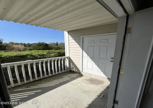 2nd image of 809 March Ct, Wilmington, NC 28405