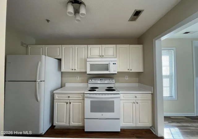 4th image of 809 March Ct #A, Wilmington, NC 28405 | MLS# 100565735