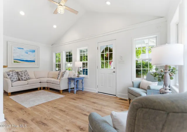 Photo 3 of Single family home for sale at 2420 Circle St, Wilmington, NC 28403 | MLS# 100581103 | Listing updated on 2026-09-17