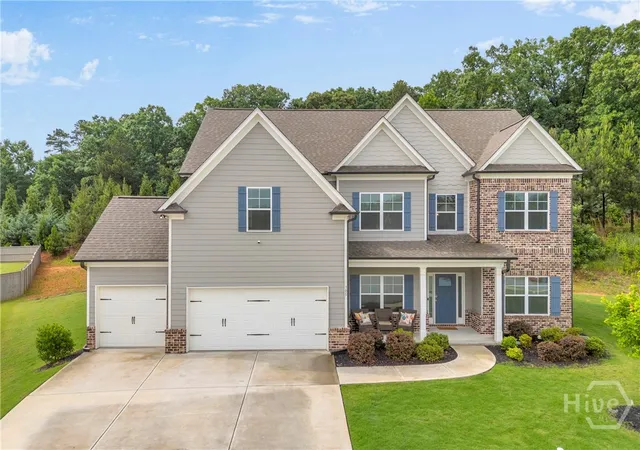 Homes for sale in Hoschton, GA | 305 Parkers Pl, Hoschton, GA 30548 | MLS# CL356945