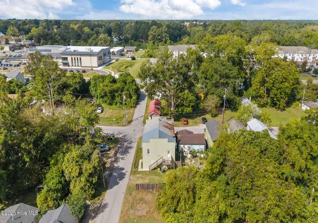 2nd image of 700 2nd Ave, New Bern, NC 28560