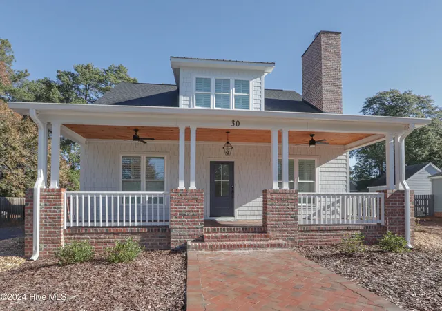 Photo 2 of Single family home for sale at 30 Medlin Rd, Pinehurst, NC 28374 | MLS# 100550322 | Listing updated on 2026-09-30