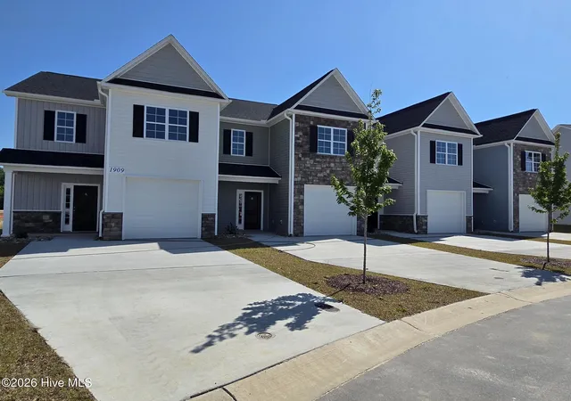 2nd image of 1909 Newbury Wy #C, Greenville, NC 27834 | MLS# 100571038