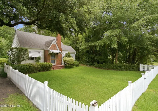 Photo 2 of Single family home for sale at 4201 Wrightsville Ave, Wilmington, NC 28403 | MLS# 100588774 | Listing updated on 2026-09-11