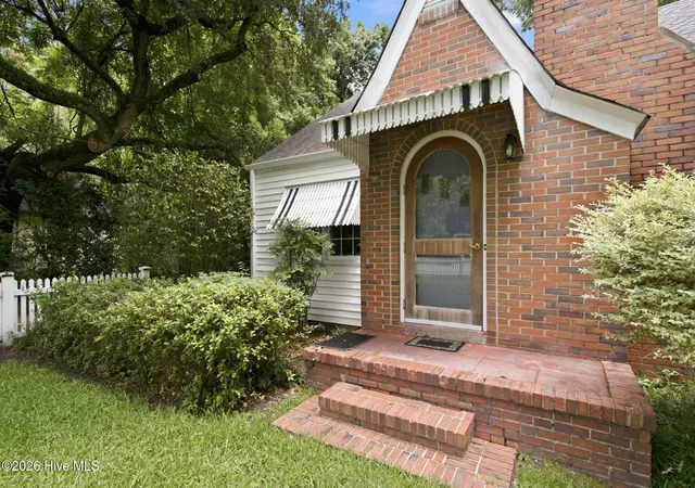 Photo 3 of Single family home for sale at 4201 Wrightsville Ave, Wilmington, NC 28403 | MLS# 100588774 | Listing updated on 2026-09-11