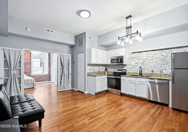 Homes for sale in Wilmington, NC | 304 N Front St #Apt E, Wilmington, NC 28401 | MLS# 100582290