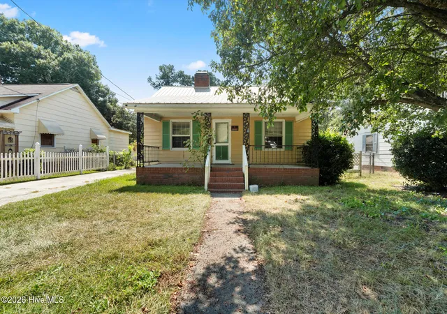 Photo 1 of Single family home for sale at 605 E Covington St, Laurinburg, NC 28352 | MLS# 100594244 | Listing updated on 2026-08-18