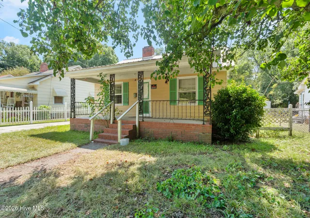 Photo 3 of Single family home for sale at 605 E Covington St, Laurinburg, NC 28352 | MLS# 100594244 | Listing updated on 2026-08-18