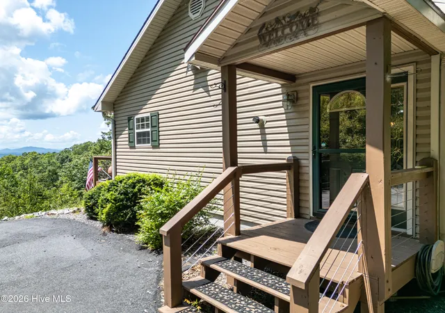 Photo 4 of Single family home for sale at 762 Mary King Mountain Dr, Murphy, NC 28906 | MLS# 100595785 | Listing updated on 2026-09-29
