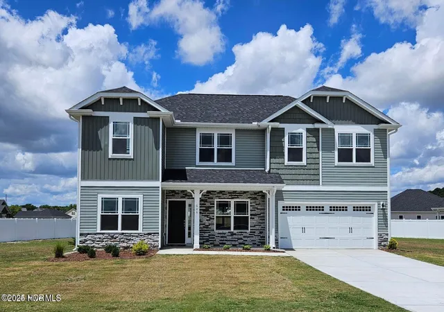 Photo 2 of Single family home for sale at 914 Nassau Ct, New Bern, NC 28560 | MLS# 100600027 | Listing updated on 2026-08-30