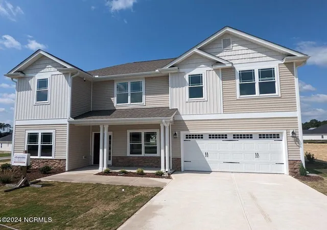 Photo 3 of Single family home for sale at 914 Nassau Ct, New Bern, NC 28560 | MLS# 100600027 | Listing updated on 2026-08-30