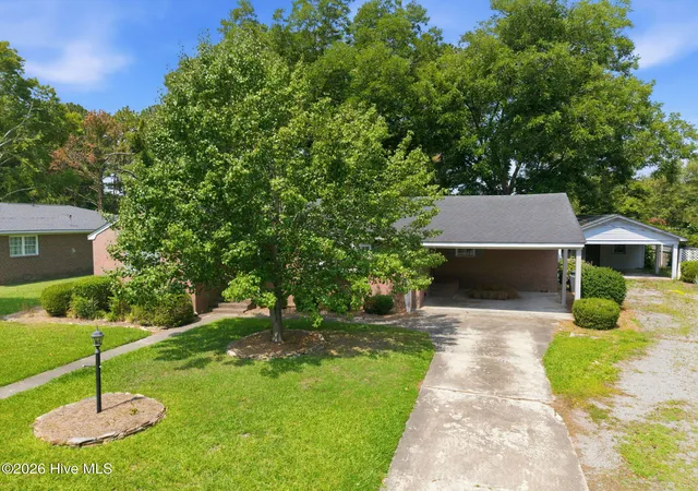 Photo 3 of Single family home for sale at 3284 N Walnut St, Farmville, NC 27828 | MLS# 100590446 | Listing updated on 2026-08-18