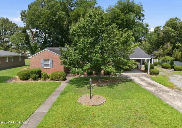Photo 4 of Single family home for sale at 3284 N Walnut St, Farmville, NC 27828 | MLS# 100590446 | Listing updated on 2026-08-18