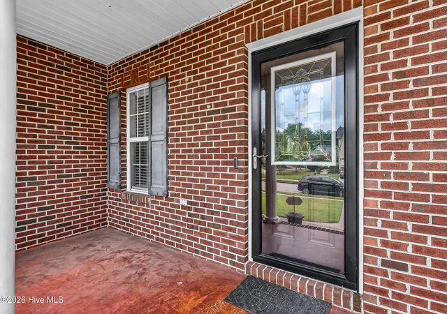 Photo 4 of Single family home for sale at 300 Londonberry Ln, Jacksonville, NC 28540 | MLS# 100589687 | Listing updated on 2026-08-18