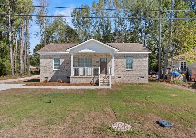Photo 3 of Single family home for sale at 2137 Gatewood Dr, Augusta, GA 30906 | MLS# 98194385 | Listing updated on 2026-07-14
