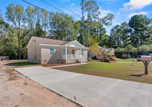 Photo 3 of Single family home for sale at 2137 Gatewood Dr, Augusta, GA 30906 | MLS# 98194385 | Listing updated on 2026-07-14