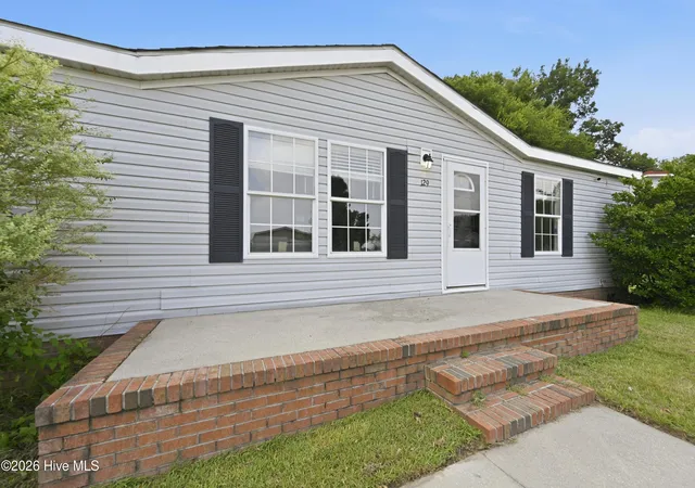 3rd image of 129 Magnolia Gardens Dr, Jacksonville, NC 28540 | MLS# 100586960