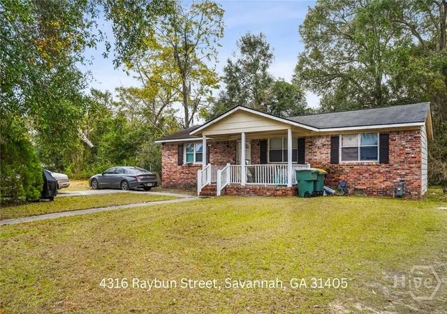 Photo 3 of Multi family home for sale at 928 Victory Dr, Savannah, GA 31415 | MLS# SA344828 | Listing updated on 2026-08-28