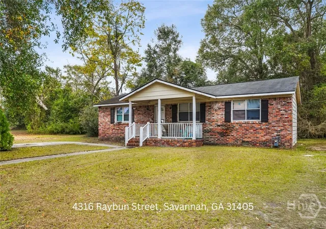 Listing Photo 4 - Condo for sale in building located at 928 Victory Dr, Savannah, GA 31415