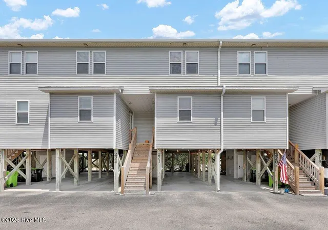 Photo 3 of Townhouse for sale at 221 Lazy Day Dr, Surf City, NC 28445 | MLS# 100572215 | Listing updated on 2026-09-17