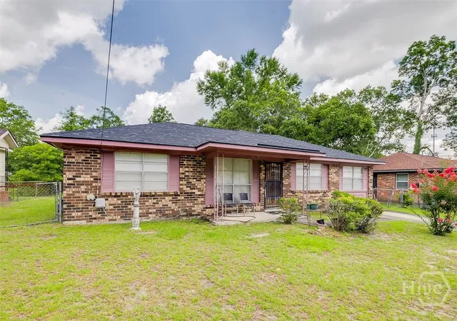 Photo 2 of Single family home for sale at 5105 Cordell St, Savannah, GA 31405 | MLS# SA359079 | Listing updated on 2026-07-07