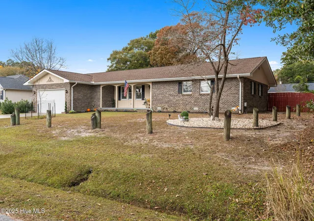 Photo 3 of Single family home for sale at 1126 River Dr, Calabash, NC 28467 | MLS# 100543721 | Listing updated on 2026-09-01