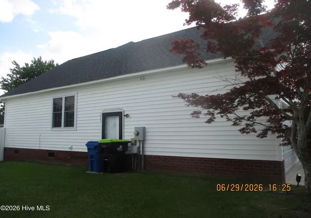 Homes for sale in Winterville, NC | 726 E Main St, Winterville, NC 28590 | MLS# 100585147