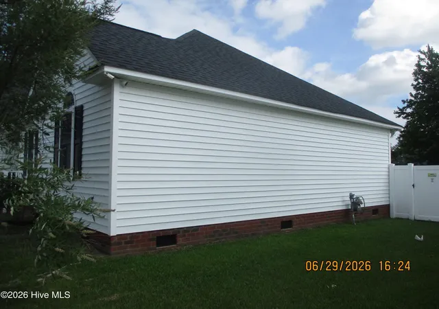 Homes for sale in Winterville, NC | 726 E Main St, Winterville, NC 28590 | MLS# 100585147