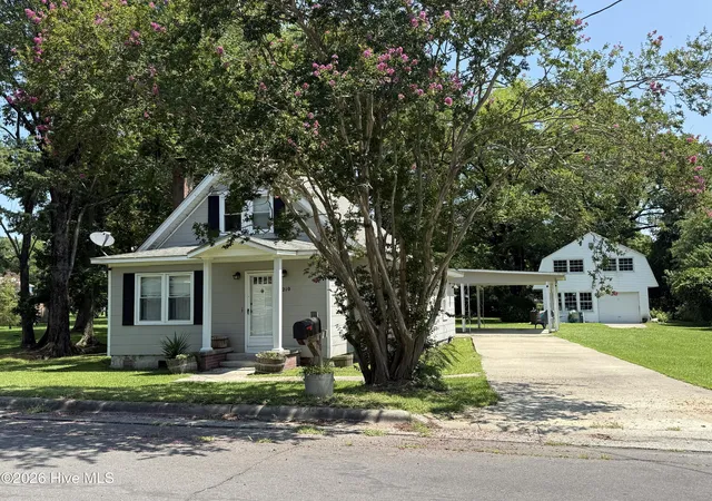 Photo 2 of Single family home for sale at 210 E Middle St, Creswell, NC 27928 | MLS# 100591926 | Listing updated on 2026-09-25