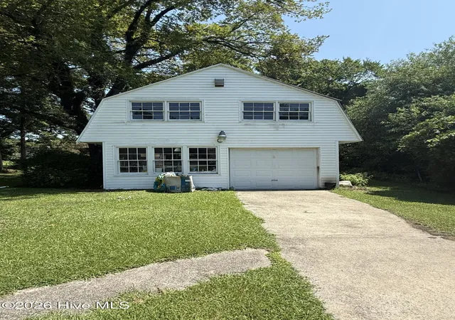 Photo 4 of Single family home for sale at 210 E Middle St, Creswell, NC 27928 | MLS# 100591926 | Listing updated on 2026-09-25