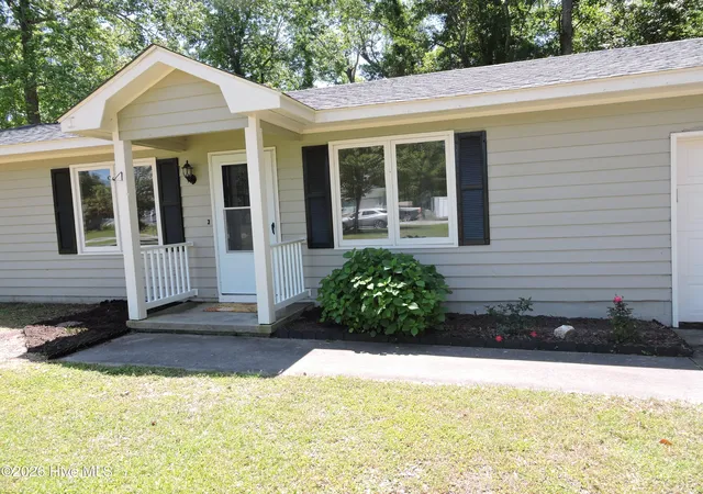 Photo 2 of Single family home for sale at 3211 Old Gate Rd, Morehead City, NC 28557 | MLS# 100596023 | Listing updated on 2026-09-08