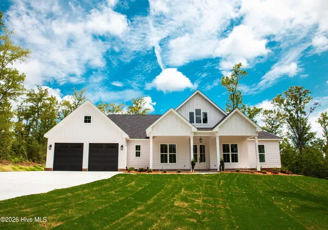 Photo 1 of Single family home for sale at 916 Fairbourne Dr, Grovetown, GA 30813 | MLS# 100579389 | Listing updated on 2026-09-08