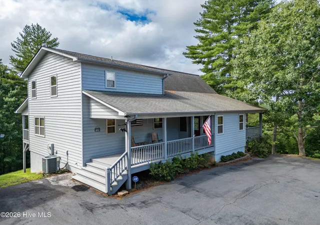 Photo 3 of Single family home for sale at 98 Dunrunnin Pointe, Murphy, NC 28906 | MLS# 100593826 | Listing updated on 2026-09-10