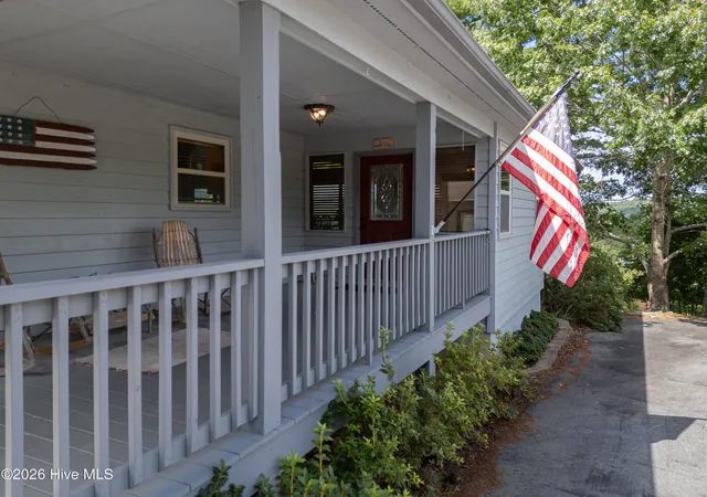 Photo 3 of Single family home for sale at 98 Dunrunnin Pointe, Murphy, NC 28906 | MLS# 100593826 | Listing updated on 2026-09-10