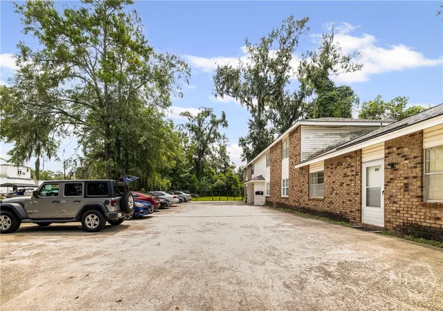 Homes for sale in Savannah, GA | 9 Hampstead Ave, Savannah, GA 31405 | MLS# SA337331