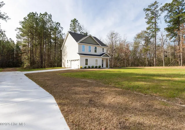 Photo 1 of Single family home for sale at 211 Brighttown Rd, Maysville, NC 28555 | MLS# 100507215 | Listing updated on 2026-09-18
