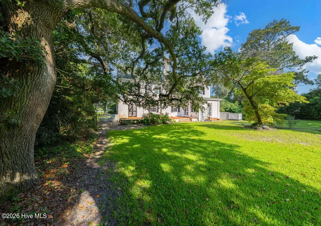 Photo 4 of Single family home for sale at 1517 Country Clb Rd, Wilmington, NC 28403 | MLS# 100595284 | Listing updated on 2026-08-18