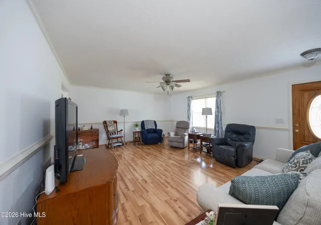 Photo 4 of Single family home for sale at 424 Cedar Lake Ln, Clinton, NC 28328 | MLS# 100596327 | Listing updated on 2026-08-18
