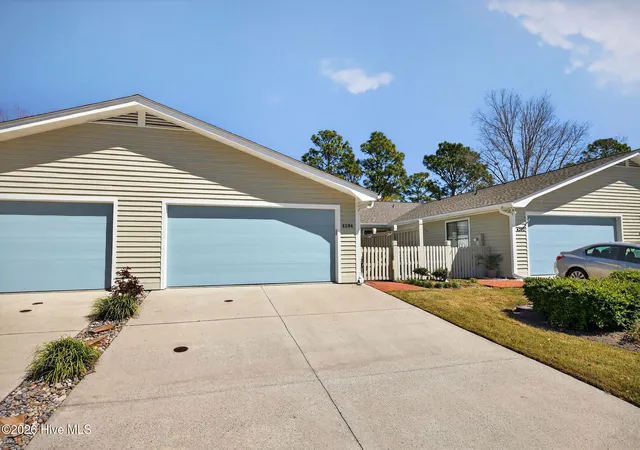 Photo 1 of Townhouse for sale at 6204 Inland Greens Dr, Wilmington, NC 28405 | MLS# 100563726 | Listing updated on 2026-09-03