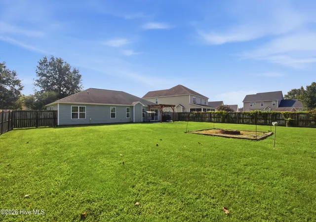 Photo 2 of Single family home for sale at 2820 Walter Dr, New Bern, NC 28562 | MLS# 100596146 | Listing updated on 2026-09-06