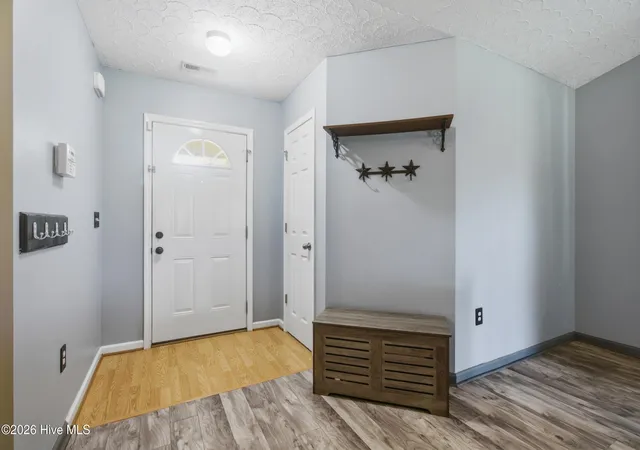 Photo 4 of Single family home for sale at 2820 Walter Dr, New Bern, NC 28562 | MLS# 100596146 | Listing updated on 2026-09-20