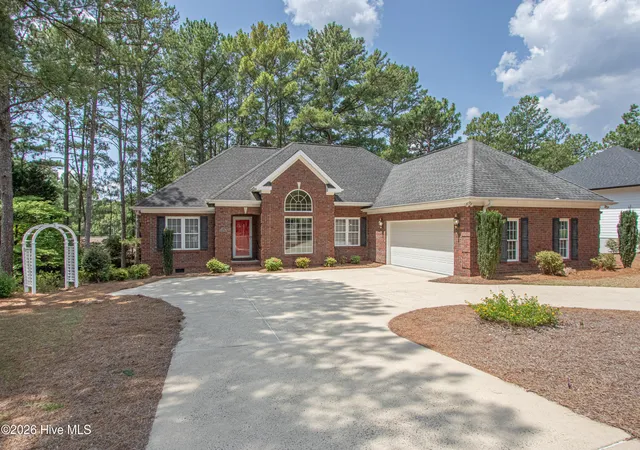 Homes for sale in Pinehurst, NC | 170 Pine Vista Dr, Pinehurst, NC 28374 | MLS# 100588403