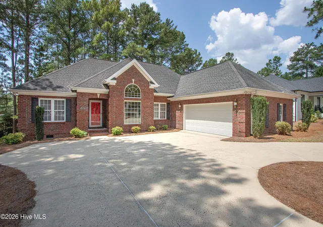 Homes for sale in Pinehurst, NC | 170 Pine Vista Dr, Pinehurst, NC 28374 | MLS# 100588403