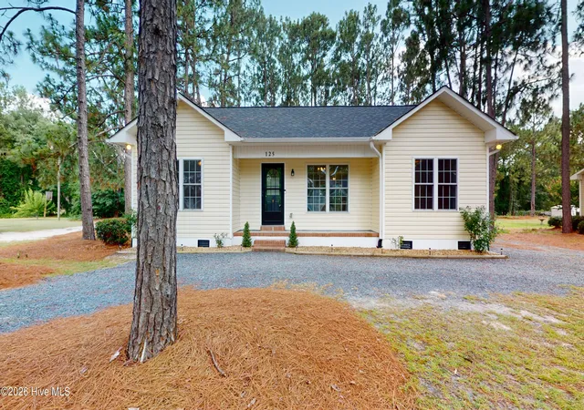 Homes for sale in Aberdeen, NC | 125 Forest Pl, Aberdeen, NC 28315 | MLS# 100587408