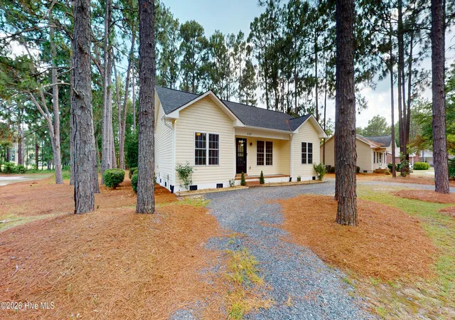 Homes for sale in Aberdeen, NC | 125 Forest Pl, Aberdeen, NC 28315 | MLS# 100587408