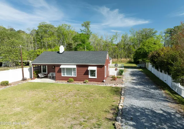 Photo 3 of Single family home for sale at 322 River Rd, Washington, NC 27889 | MLS# 100592996 | Listing updated on 2026-08-18