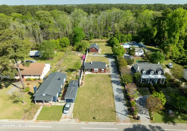 Photo 3 of Single family home for sale at 322 River Rd, Washington, NC 27889 | MLS# 100592996 | Listing updated on 2026-08-18