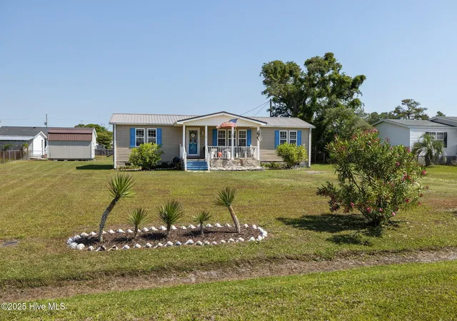 3rd image of 139 Diamond City Dr, Harkers Island, NC 28531 | MLS# 100506491
