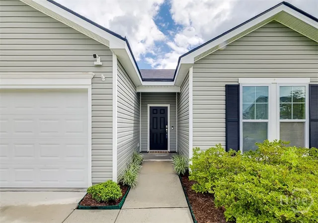 Photo 3 of Single family home for sale at 20 Mirror Lake Dr, Port Wentworth, GA 31407 | MLS# SA360506 | Listing updated on 2026-09-15