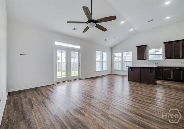 Photo 4 of Single family home for sale at 20 Mirror Lake Dr, Port Wentworth, GA 31407 | MLS# SA360506 | Listing updated on 2026-09-15